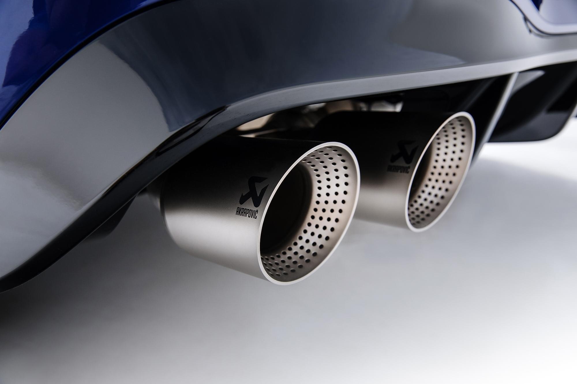 Nouvelle Golf 8 R, photo de l'échappement Akrapovic